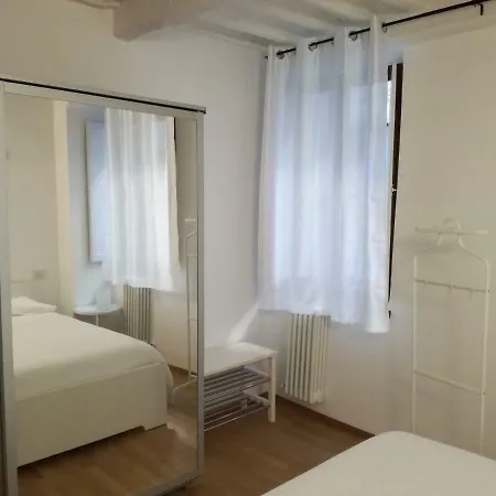 アパート La Casa In Camollia シエーナ